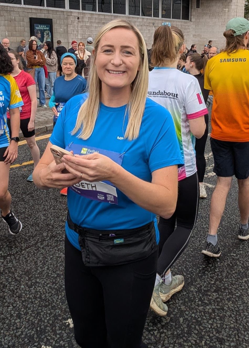 Beth Holmes of Belmayne at the Sheffield 10K in 2025